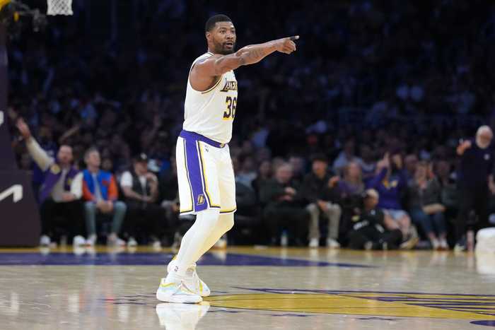 詹姆斯：斯玛特从不畏惧大场面 他的贡献无法用数据体现